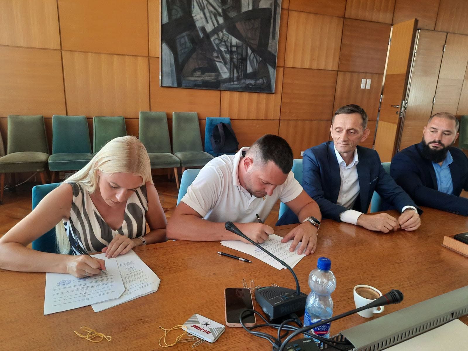 20260903-123716-kuca-u-vrutcima-vlasnici-bespovratna-sredstva-septembar-2026-potpisivanje-foto-VvL4NH.jpg