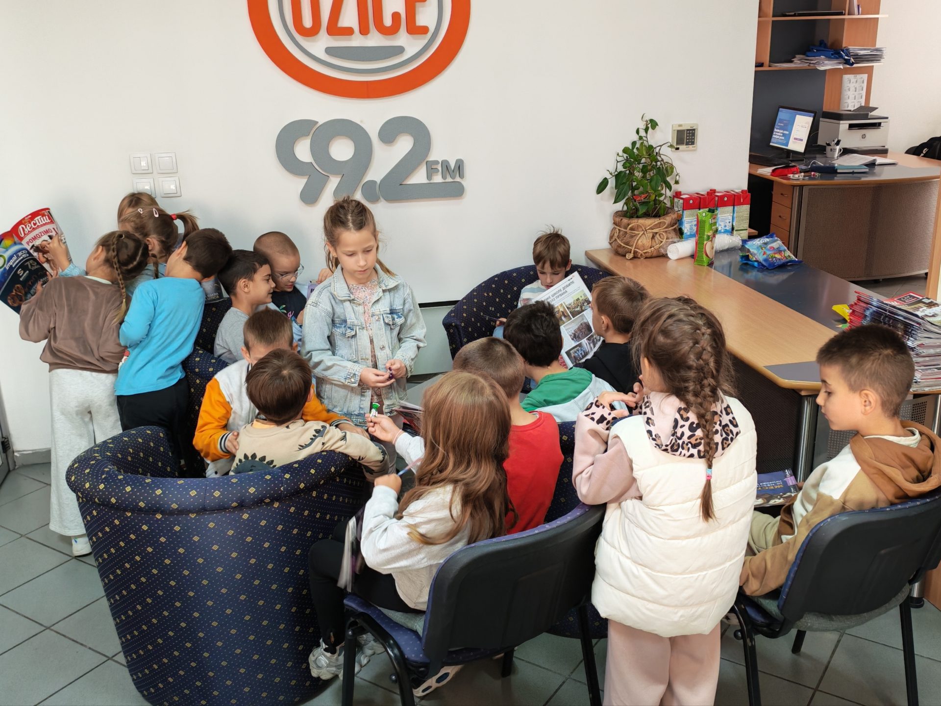 Predškolci Poletarca - poseta Radio Užicu okt. 2026. Predškolci Poletarca - poseta Radio Užicu okt. 2026.