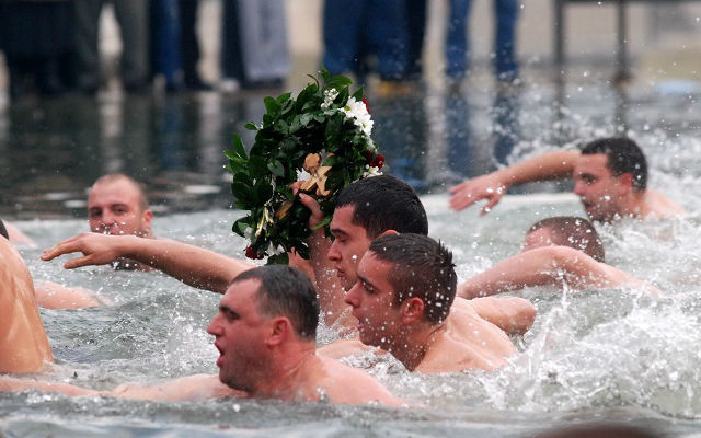 Među prijavljenima za plivanje i dve devojke