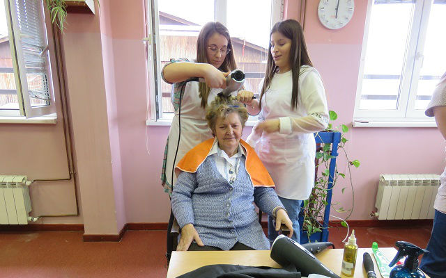 Osmomartovske frizure za najstarije