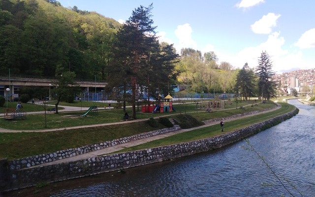 Uređenje toka Đetinje i zacevljenje dva potoka