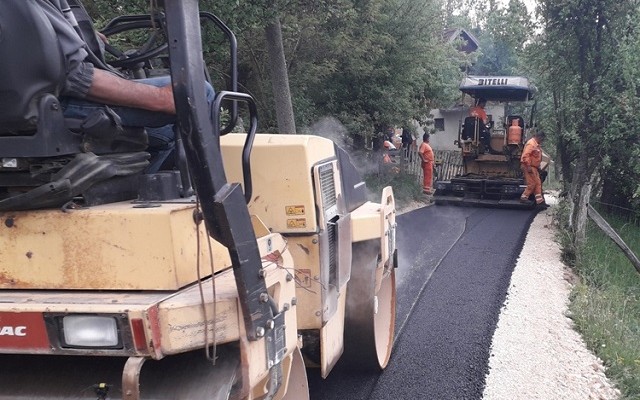 Asfaltiranje devet putnih pravaca u Volujcu