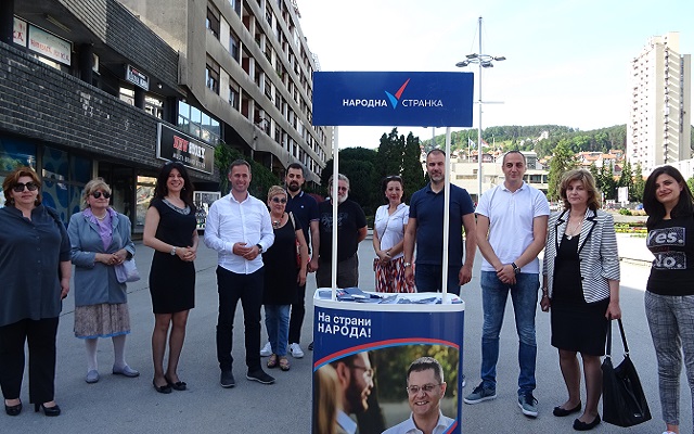 NS: Bojkotom reći dosta lažima i uništavanju države 