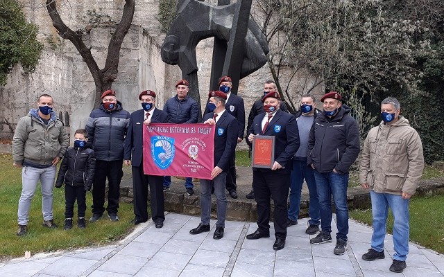 Zastava 63.padobranske brigade u Užicu