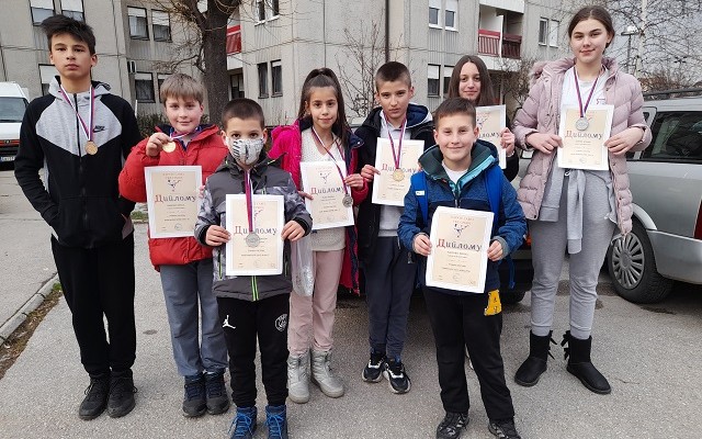 Užičkim karatistima 11 medalja u Čačku