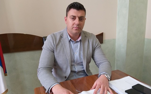 Stojadinović: Razmatramo mere pomoći malim privrednicima