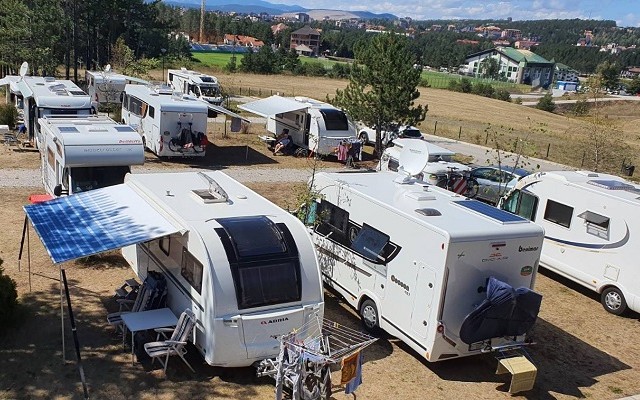 Na Zlatibor stigli holandski kamperi