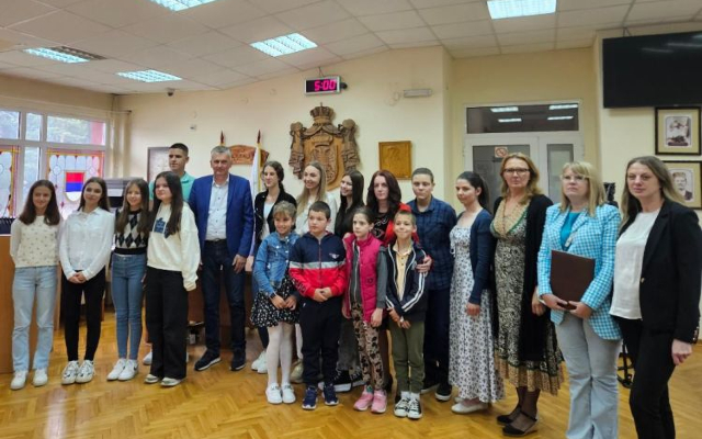 Opština Čajetina nagradila najuspešnije učenike