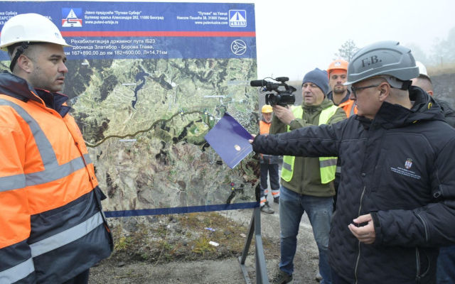 Ministar Vesić obišao radova na deonici puta Zlatibor - Borova Glava