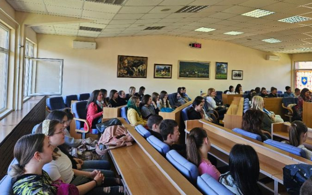 Edukacija čajetinskih učenika o javnim politikama