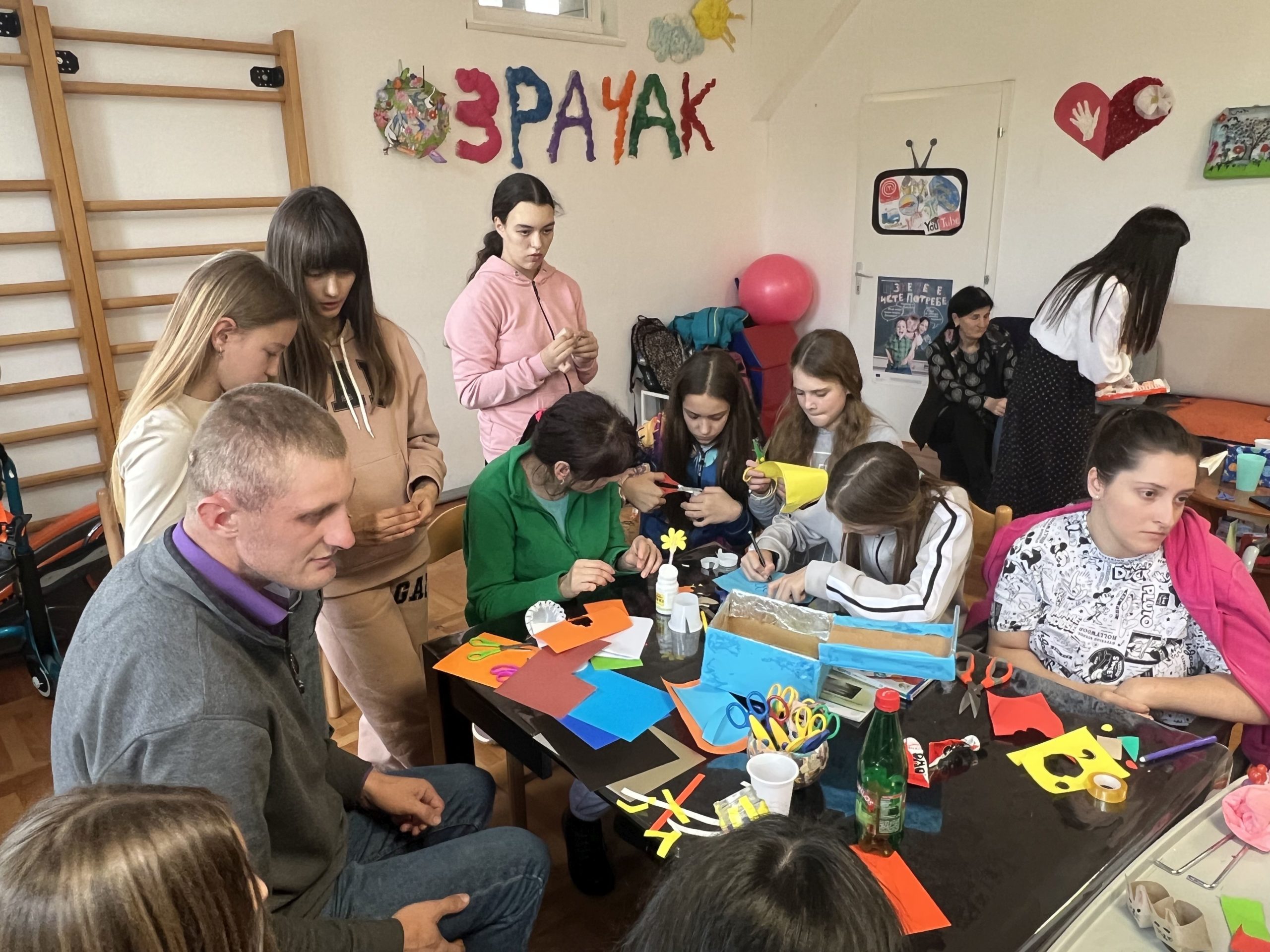 Održana radionica o reciklaži u Dnevnom boravku za decu sa smetnjama u razvoju i volontere