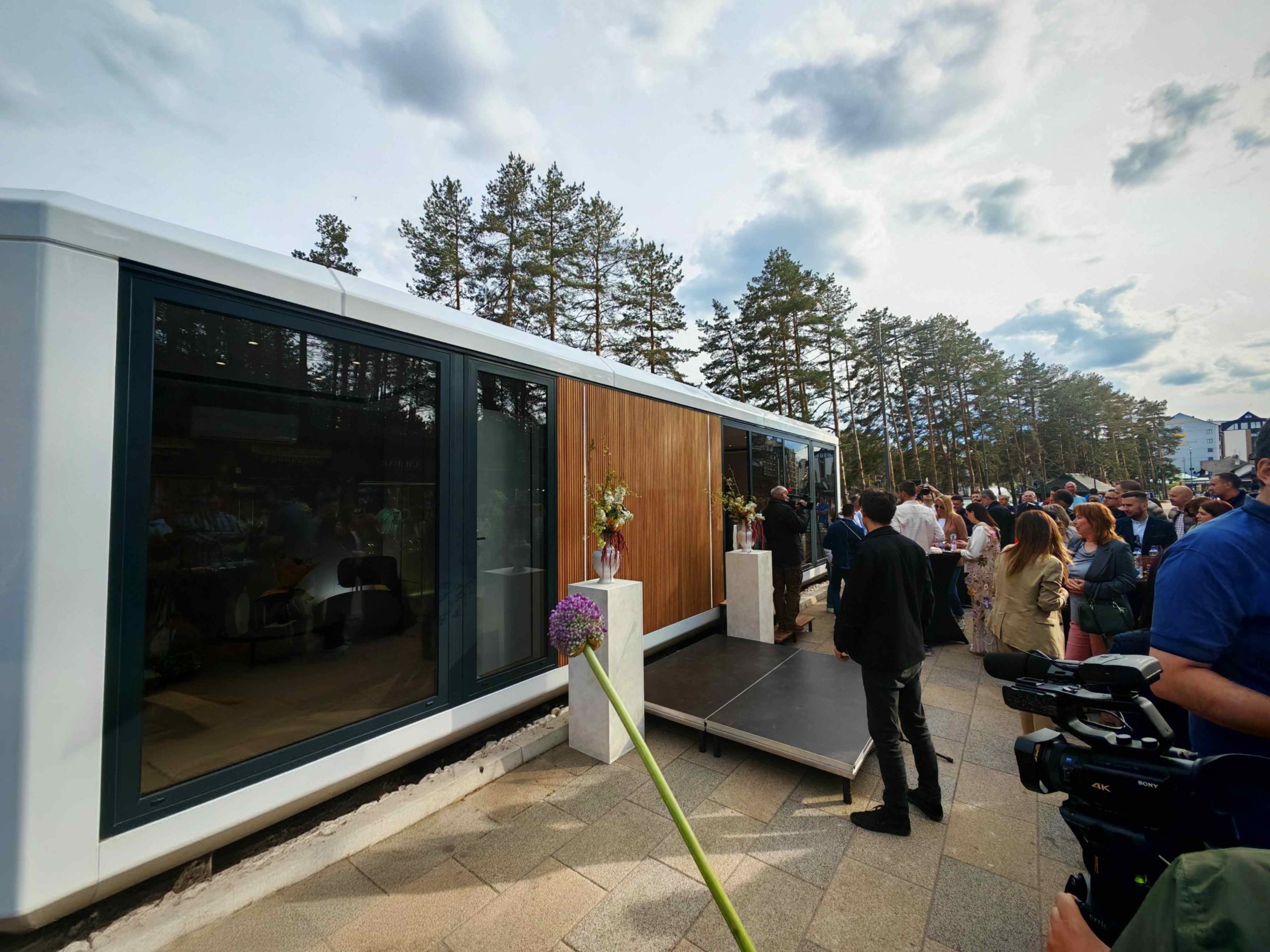Gold gondola predstavila "Showroom", najavljene radionice o veštačkoj inteligenciji