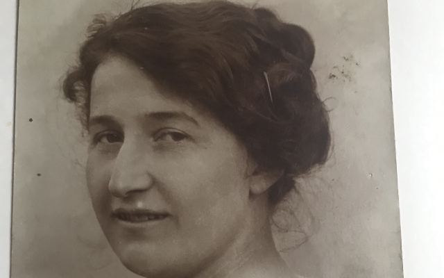 Foto: Privatna arhiva - Jela, pred kraj života 1923-24. Mihajlo, njen suprug posle smrti naručio je od slikara njen portret koji je urađen po ovoj fotografiji. Slika je imala centralno mesto u Jeleninom roditeljskom stanu