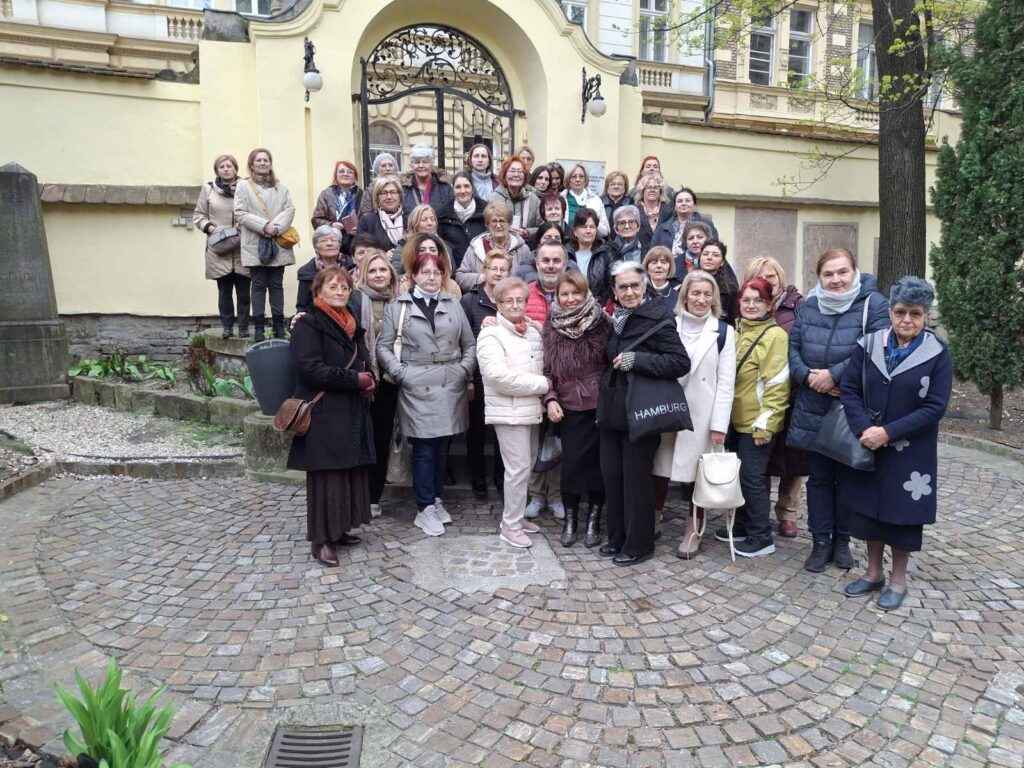 Foto: Kolo srpskih sestara