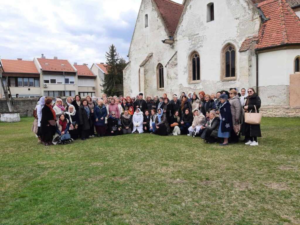 Foto: Kolo srpskih sestara