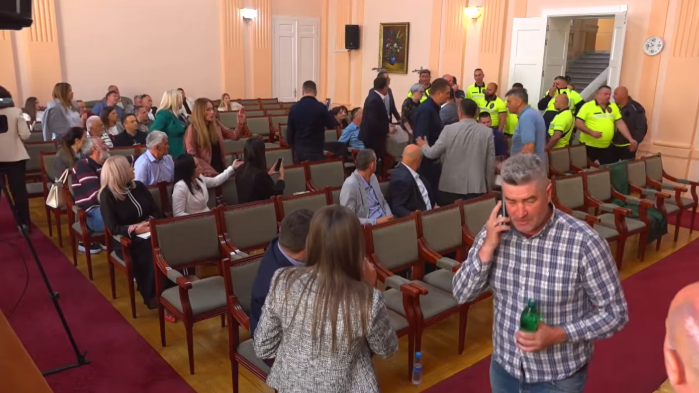 Foto: Print screen Youtube/Uzice Live