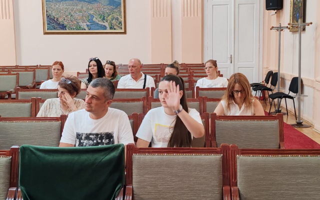 Припреме за путовање најбољих ужичких ученика у Француску